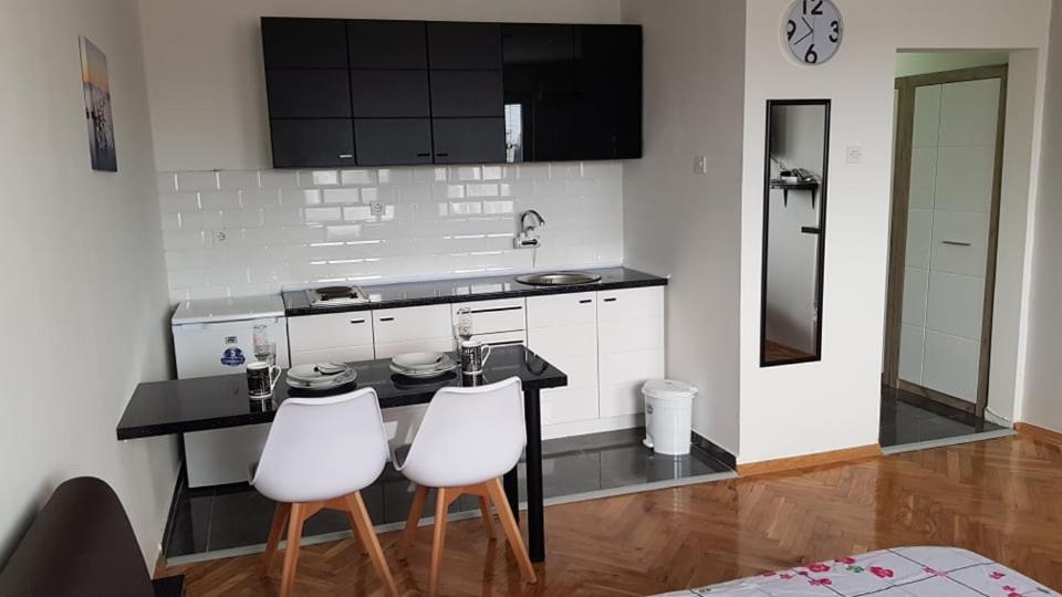 Central View Apartment Skopje Esterno foto